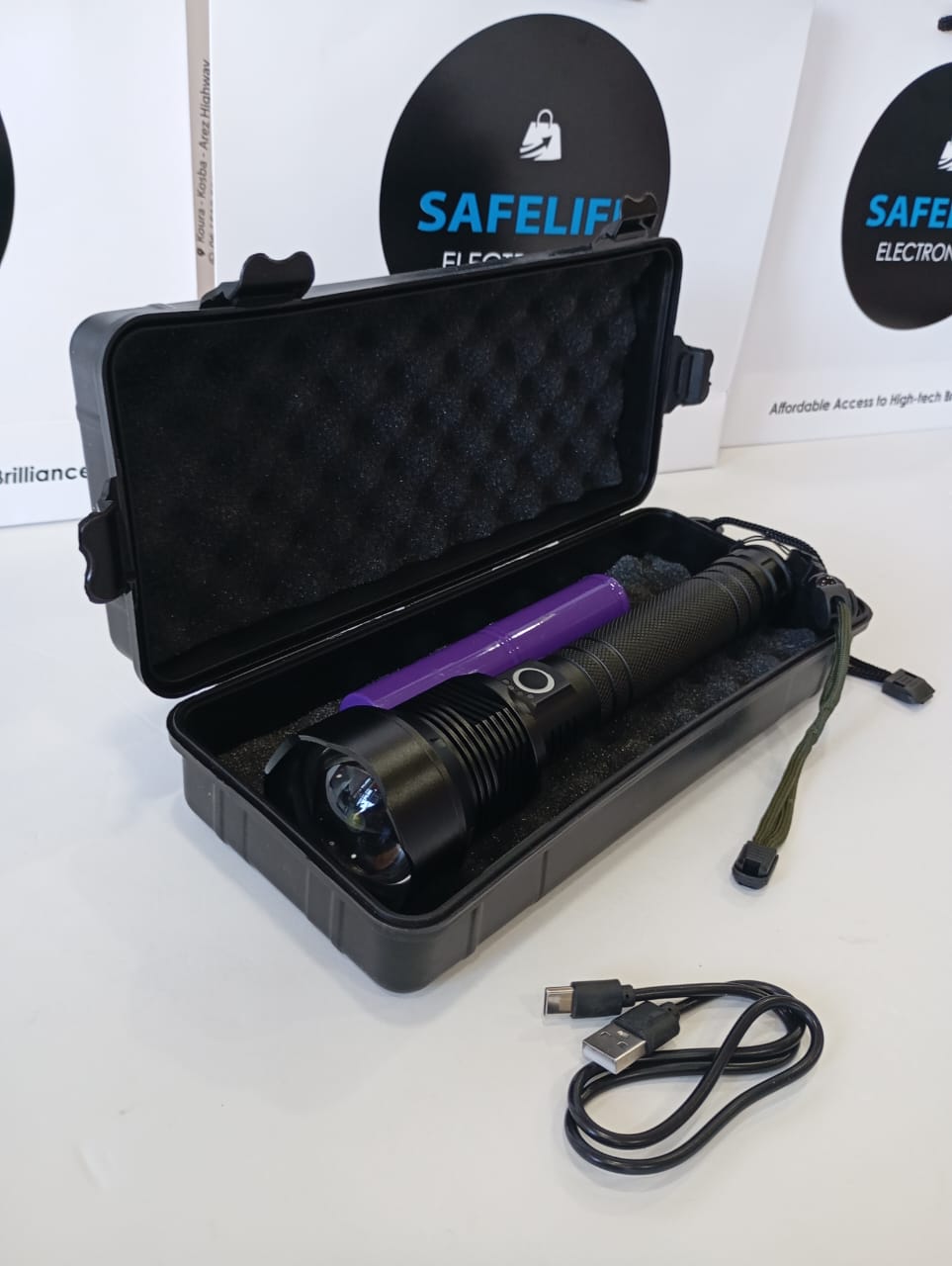 Rechargeable LED Flashlights High Lumens
