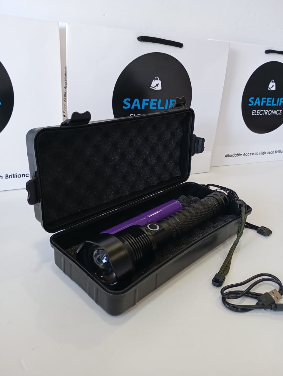 Rechargeable LED Flashlights High Lumens