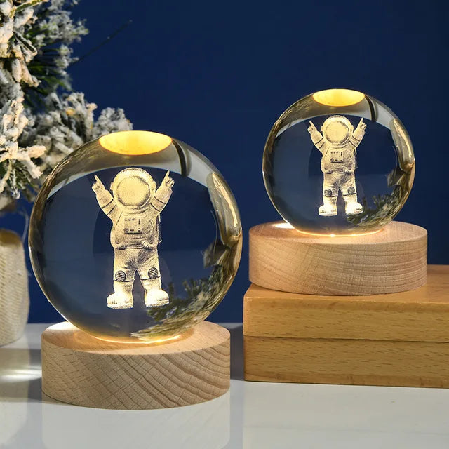 LED Astronaut Night Lamp Crystal Ball with USB Wooden Base 3D Inter Carving Ornament Night Lamp for Home Decoration Crystal Ball Night Light