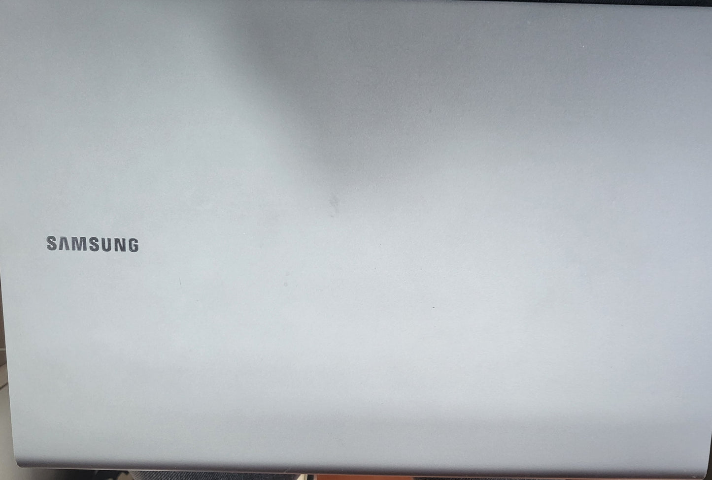 Samsung Galaxy Book Core CI3 Touch Screen Slim Light Weight 11 Generation 256GB 8 Ram